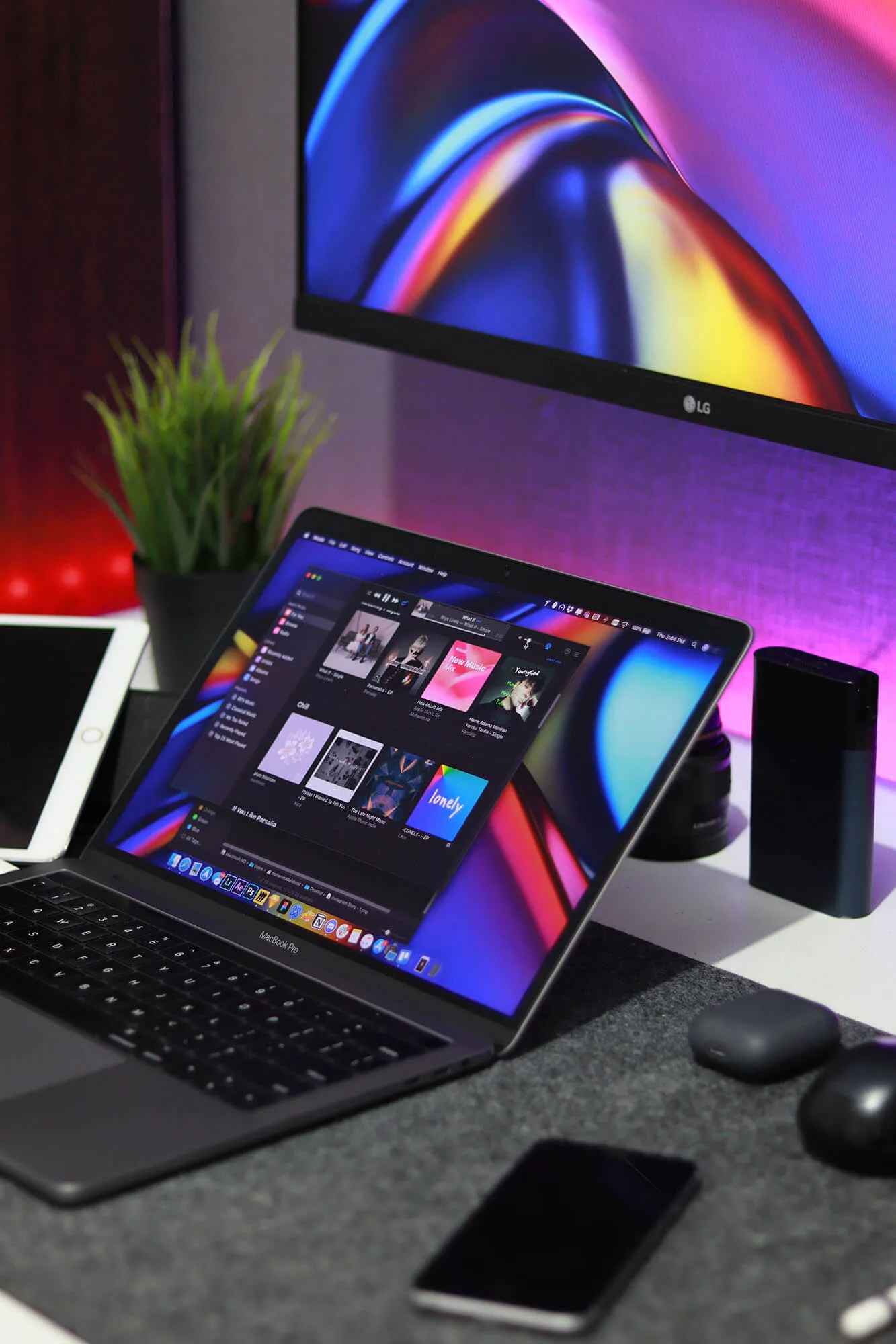 Ultimate Gadgets Guide + What Is Hot This Season